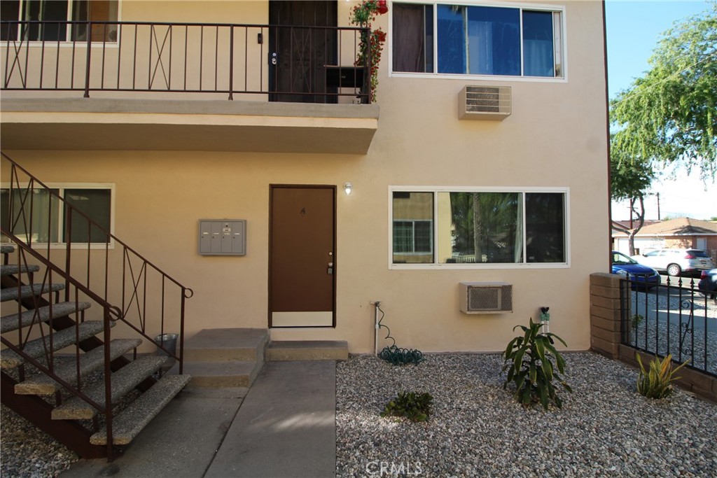 1010 E 32nd