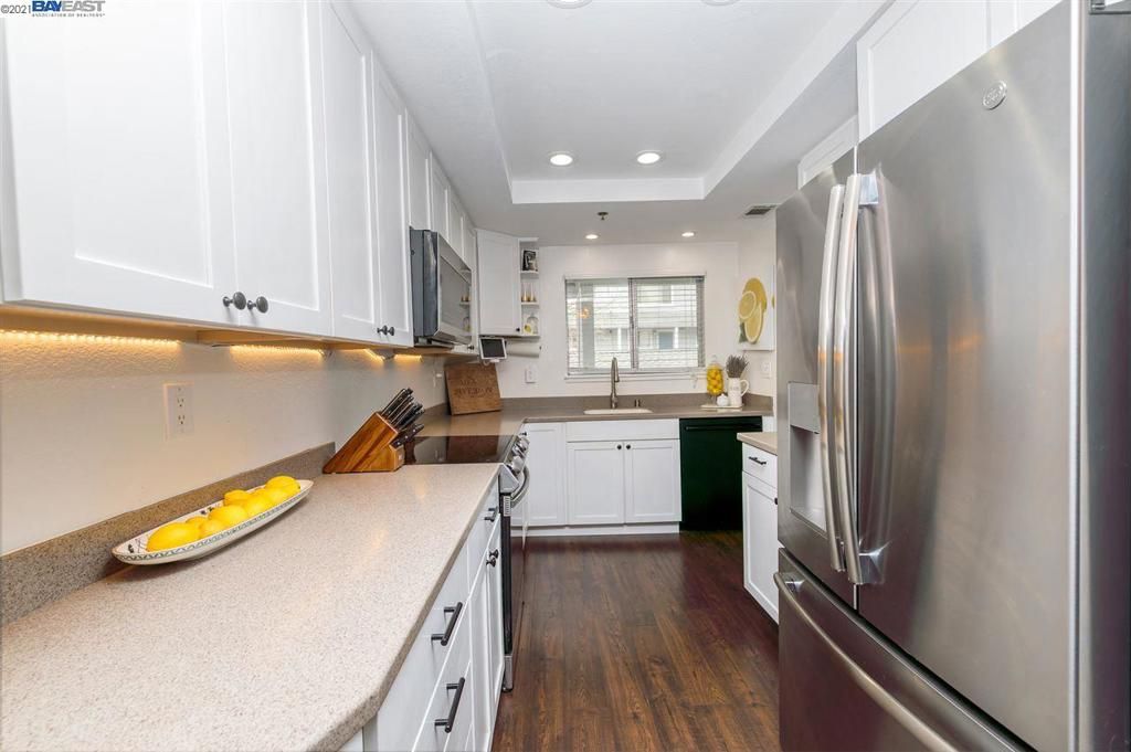 listing image 130721637204487445124