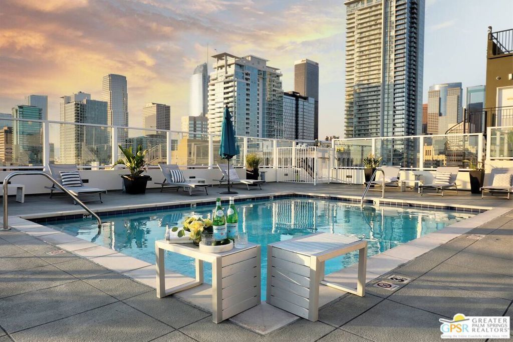 Photo of 939 S Broadway #309, Los Angeles, CA 90015 (MLS # 25604699PS)