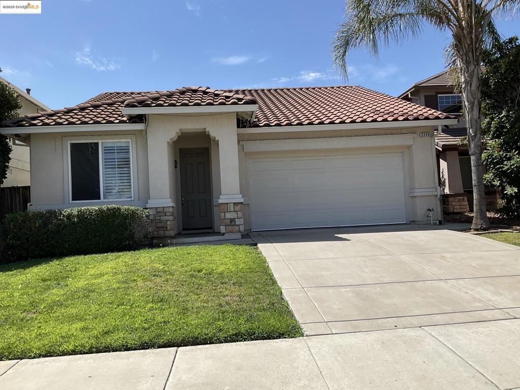 Great 3-bedroom, 2-bath attached single family home with quaint, cute kitchen and living, family and dining room areas . Pets Upon Approval. NO Evictions. 2.5X income needed. $55 application fee per adult, 18 years or older. Rent $3,195.00. Deposit $3,195.00