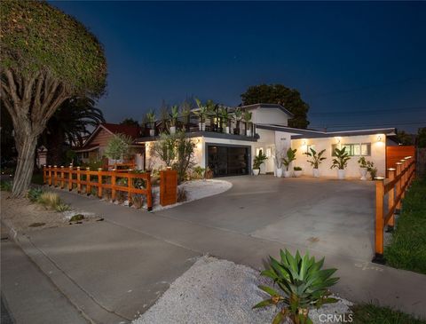 Photo of 16782 Heritage Ln, Huntington Beach, CA 92647 (MLS # OC26009518)