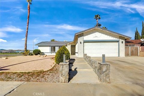 Photo of 39203 Foxholm Dr, Palmdale, CA 93551 (MLS # GD25275201)
