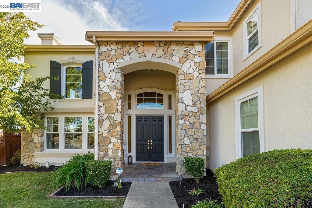 3 Crested Oak Ct