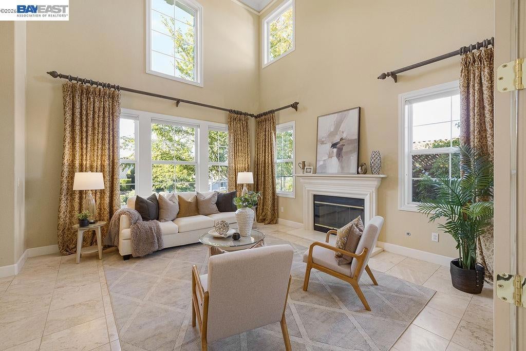 3 Crested Oak Ct