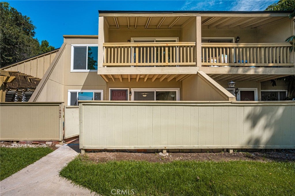 1492 W Badillo
