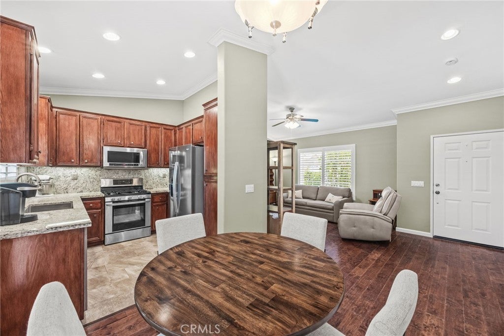 733 Daybreak Way