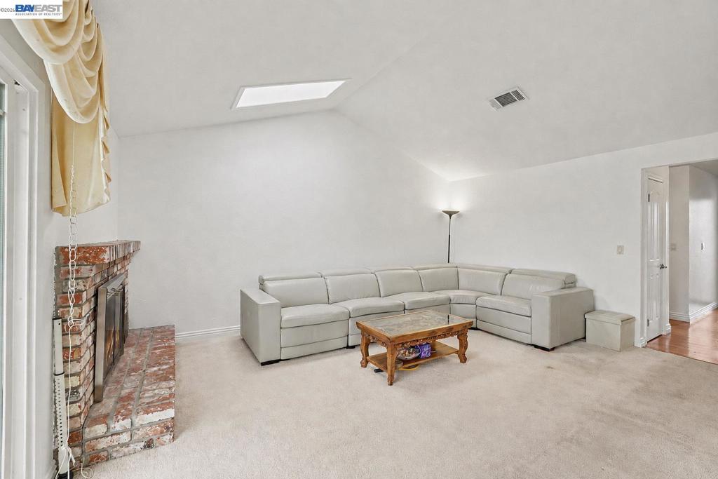 127 Catalpa Ct