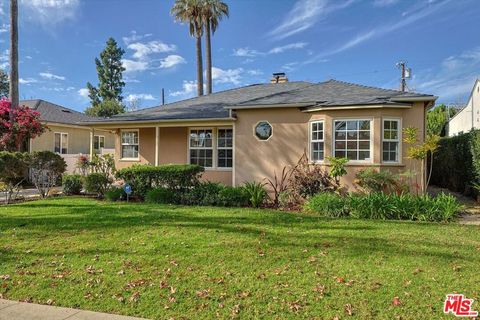 Photo of 4721 Ventura Canyon Avenue, Sherman Oaks, CA 91423 (MLS # 26645515)
