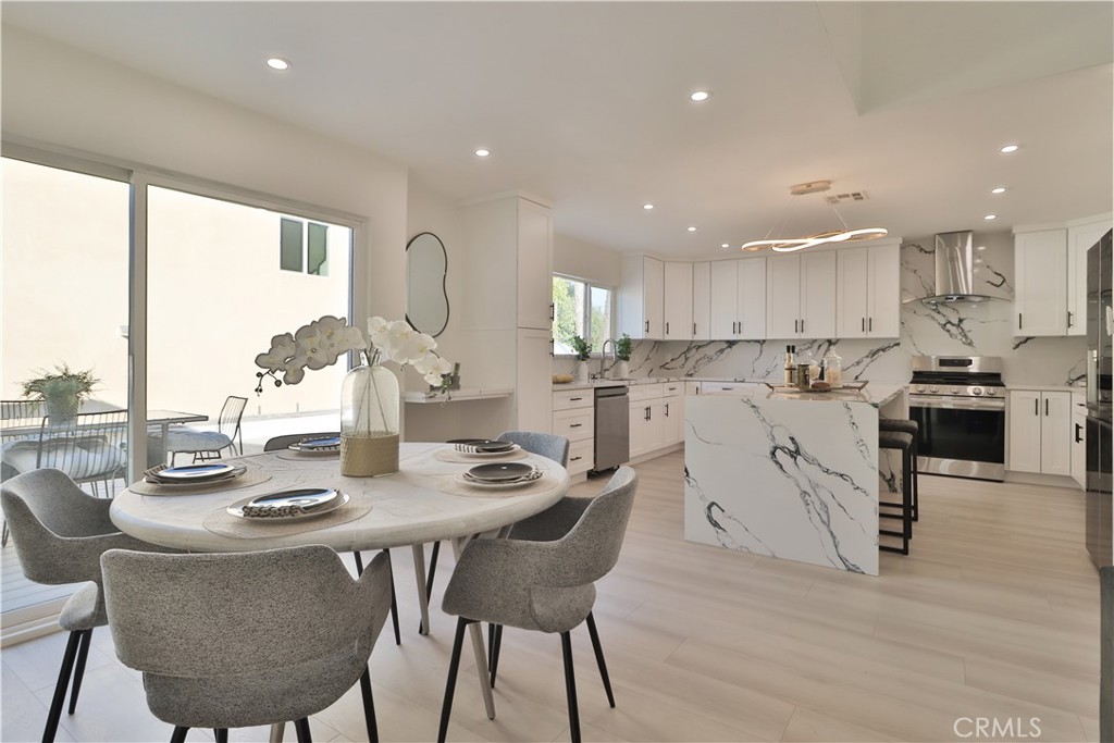 Properties 4 22131 1/2 Victory