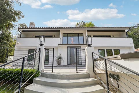 Photo of 23670 Park Andorra, Calabasas, CA 91302 (MLS # SR26150031)