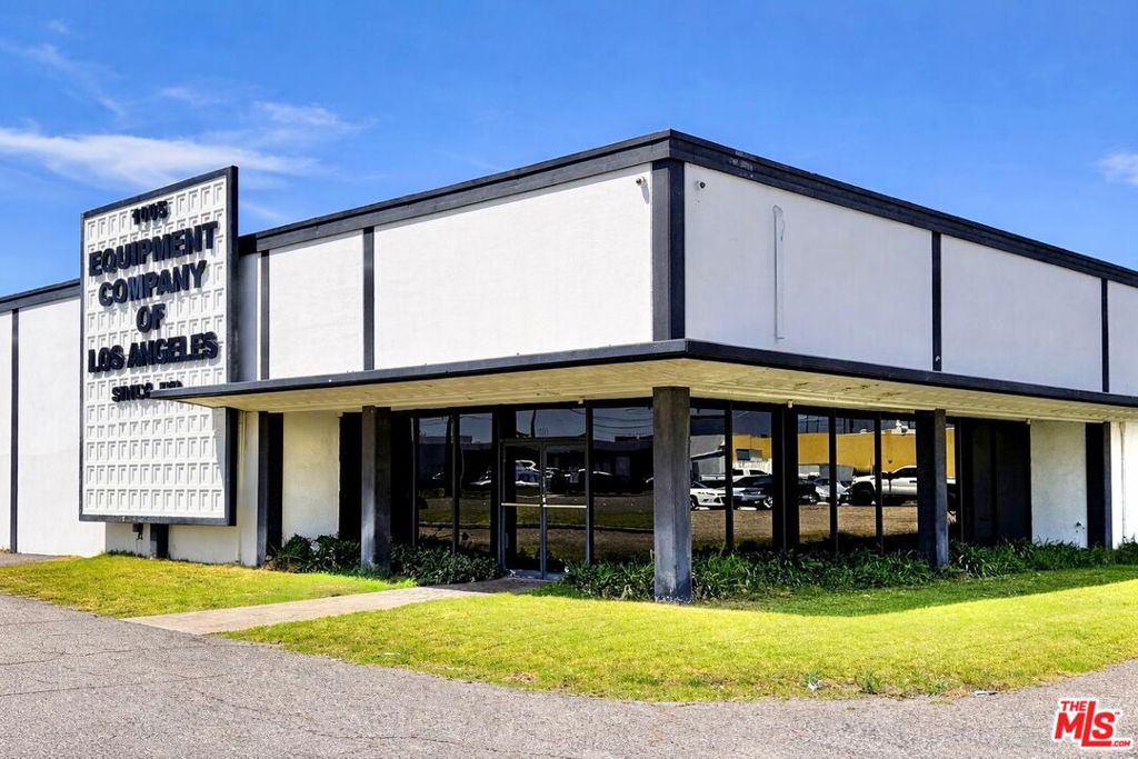 1005 E Orangethorpe Avenue