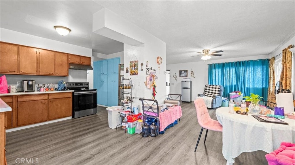 619 S Palm E