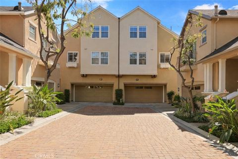 26 Burlingame Irvine CA 92602
