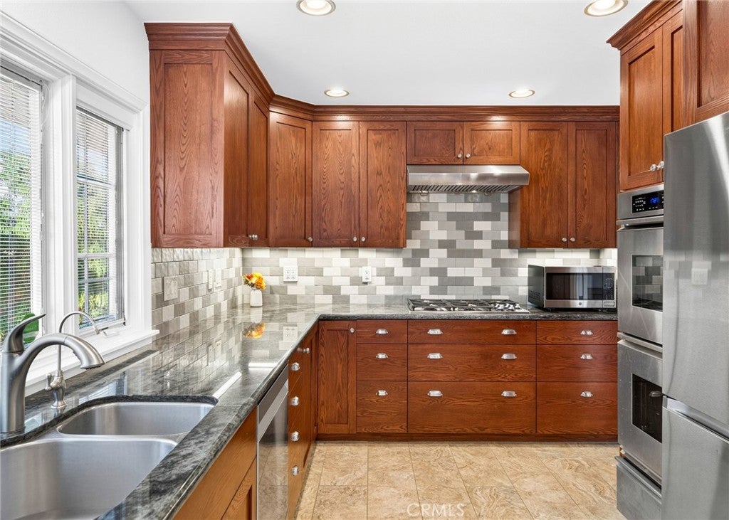 5291 Kenilworth, Huntington Beach CA 92649 - Photo 11