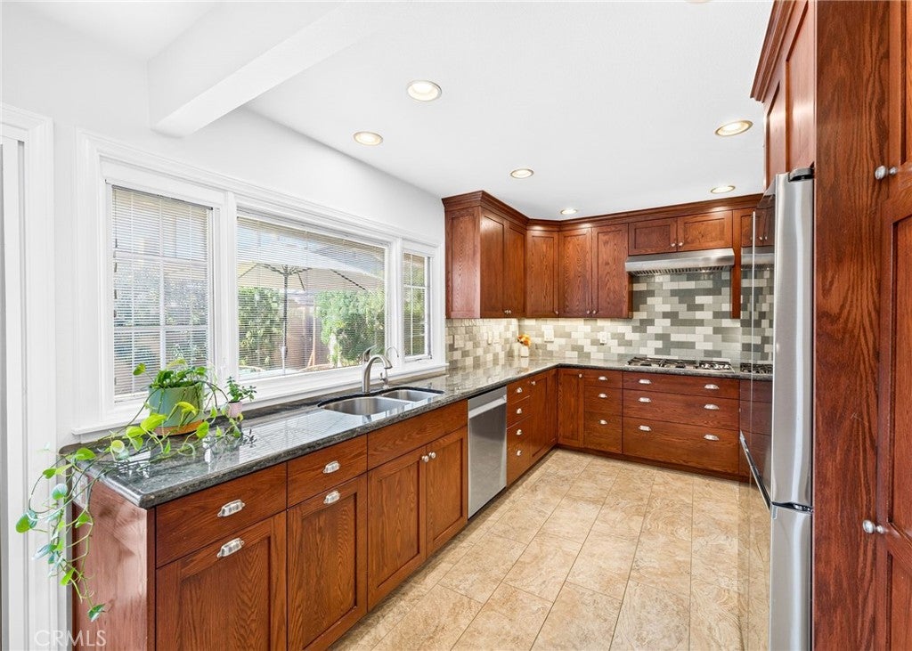 5291 Kenilworth, Huntington Beach CA 92649 - Photo 10