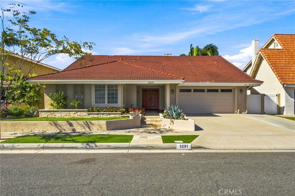 5291 Kenilworth 5291 Kenilworth