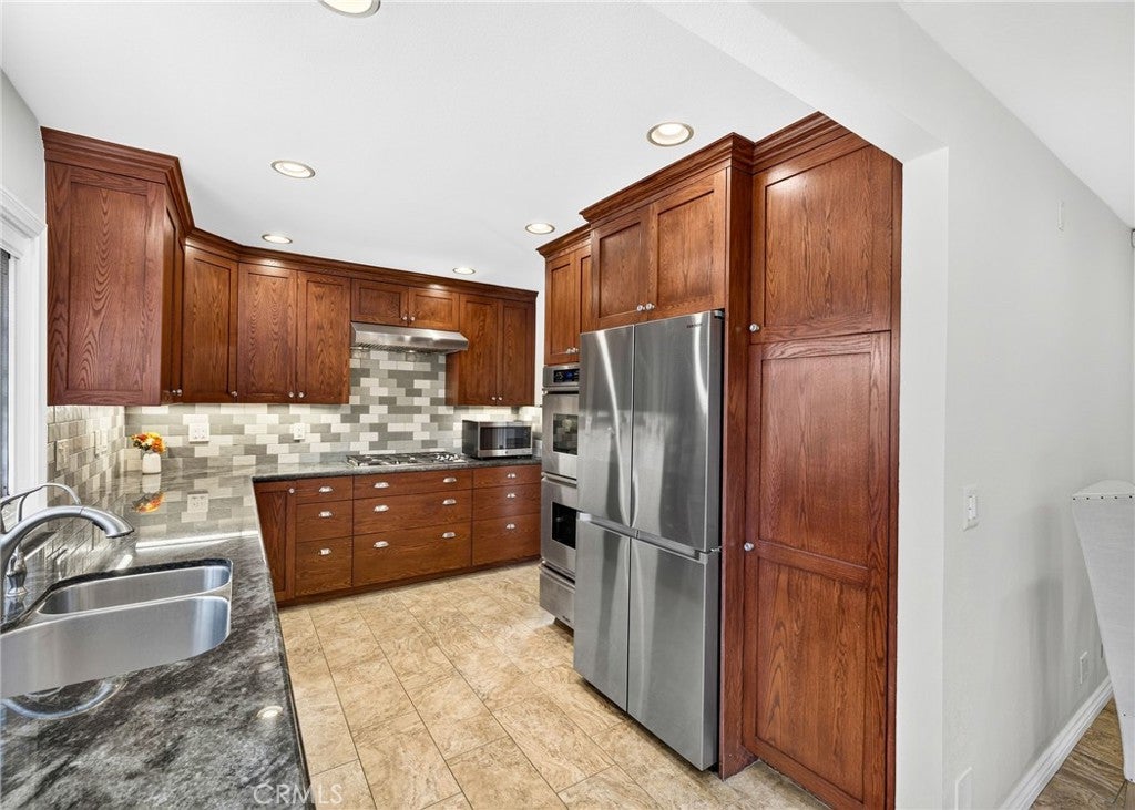 5291 Kenilworth, Huntington Beach CA 92649 - Photo 14