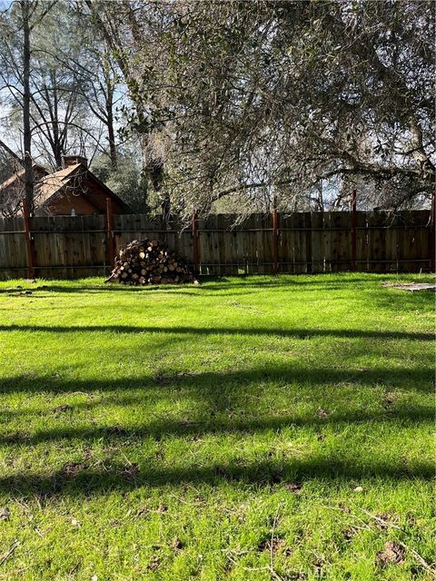 Photo of 16730 Comanche Trl Trl, Clearlake Oaks, CA 95423 (MLS # LC25199024)