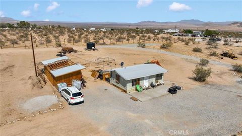 Photo of 5924 Old Woman Springs Road, Johnson Valley, CA 92285 (MLS # HD25179947) Photo of 5924 Old Woman Springs Road, Johnson Valley, CA 92285 (MLS # HD25179947)