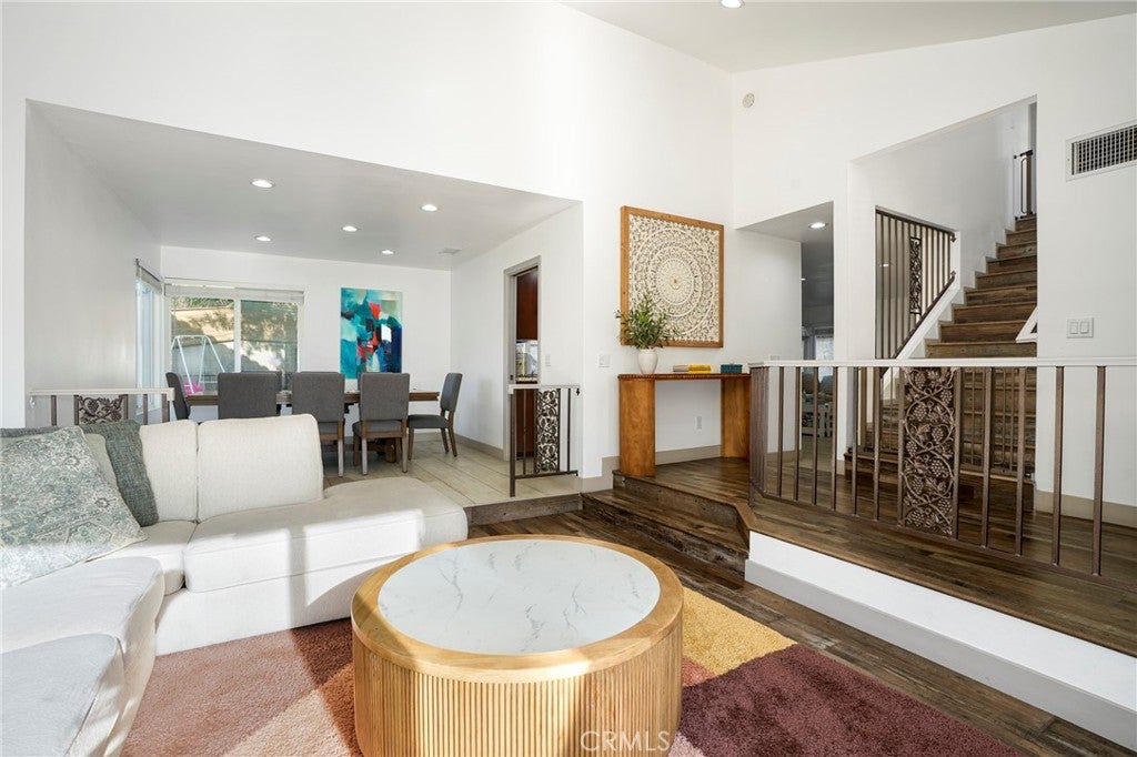 10110 Sunland Boulevard, Shadow Hills CA 91040