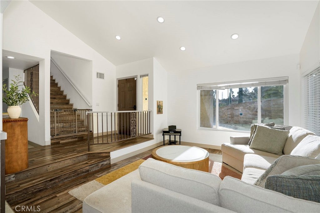 10110 Sunland Boulevard