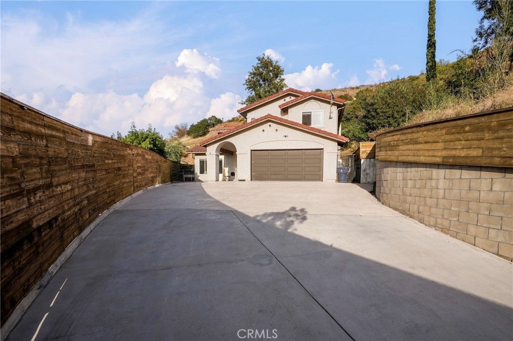 10110 Sunland Boulevard
