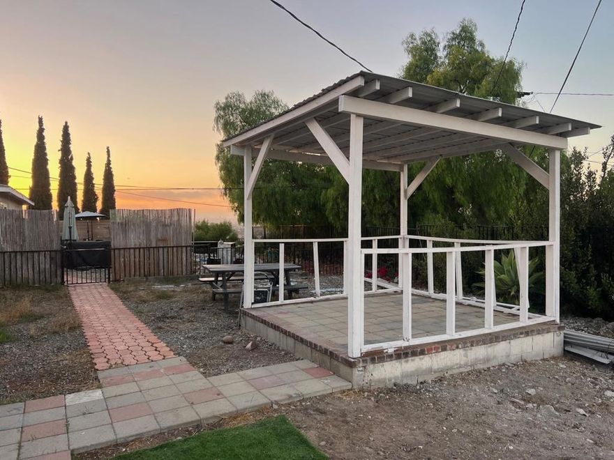 Opportunity Knocks, Peak point of Madrone and 65 th Street Views of the City all the way to Coronado Bridge, 20,000 square feet all usable makes this a potentail for a development to ADD value while generating great income, Ideal for Sober Living and or Senior living with some easy relatively mofifications Buyer and buyers agent to verify all information prior to close of escrow