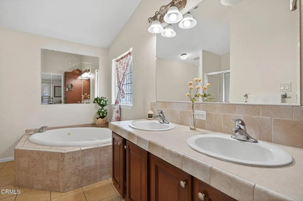 Ojai, California 93023, United States, 3 Bedrooms Bedrooms, ,2 BathroomsBathrooms,Residential,Active,173913