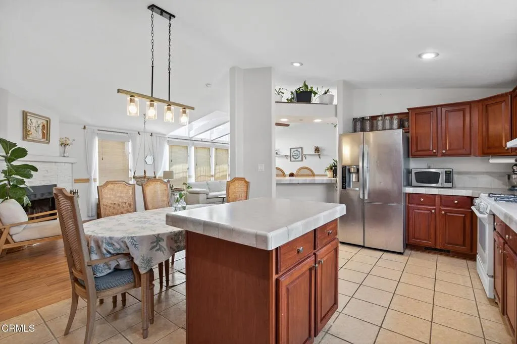 Ojai, California 93023, United States, 3 Bedrooms Bedrooms, ,2 BathroomsBathrooms,Residential,Active,173913