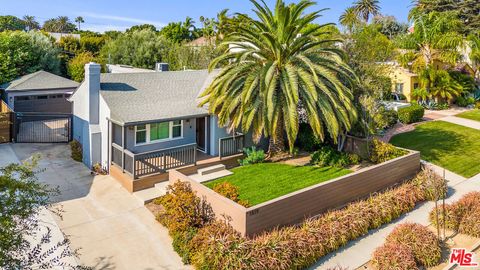 Photo of 11819 Pacific Avenue, Los Angeles, CA 90066 (MLS # 26799868)