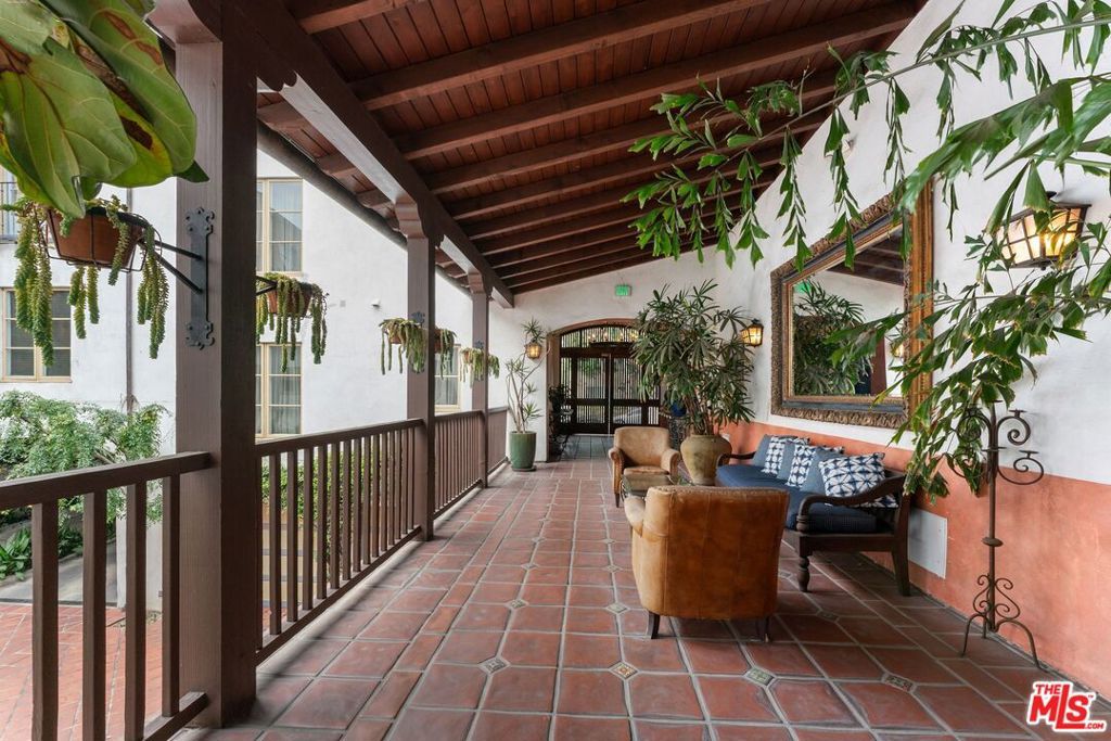 Photo of 1414 N Harper Avenue #5, West Hollywood, CA 90046 (MLS # 26655441)