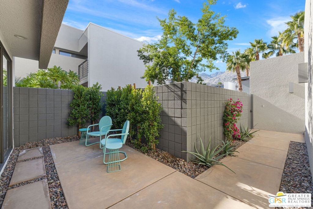 48 @ Baristo - Residential