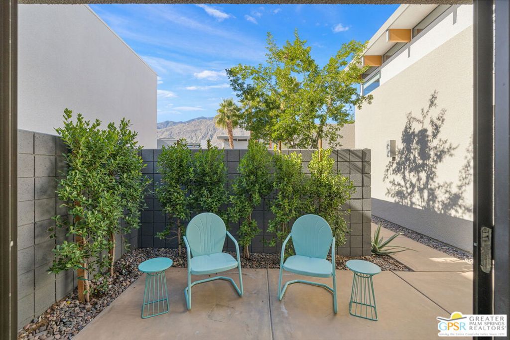 48 @ Baristo - Residential