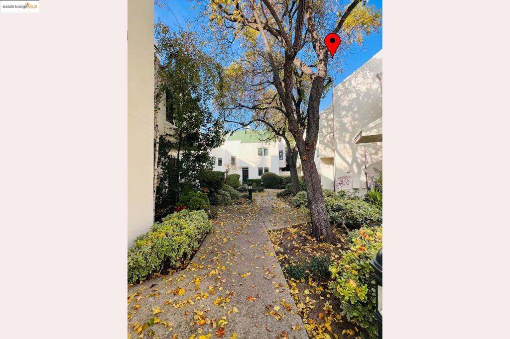 TWO WORLDS - Residential