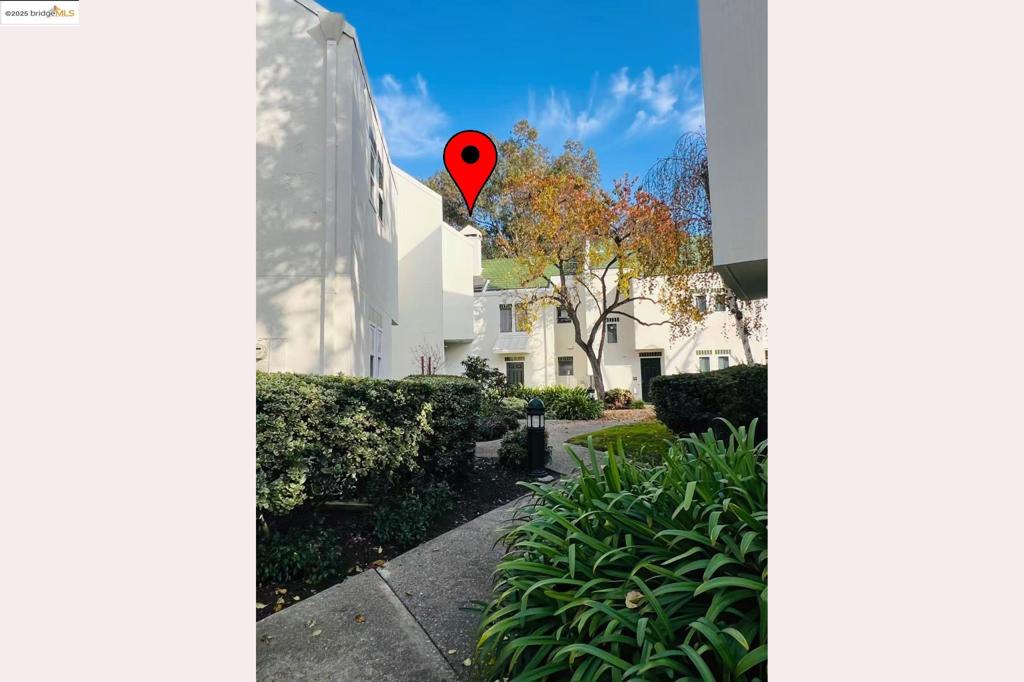 TWO WORLDS - Residential