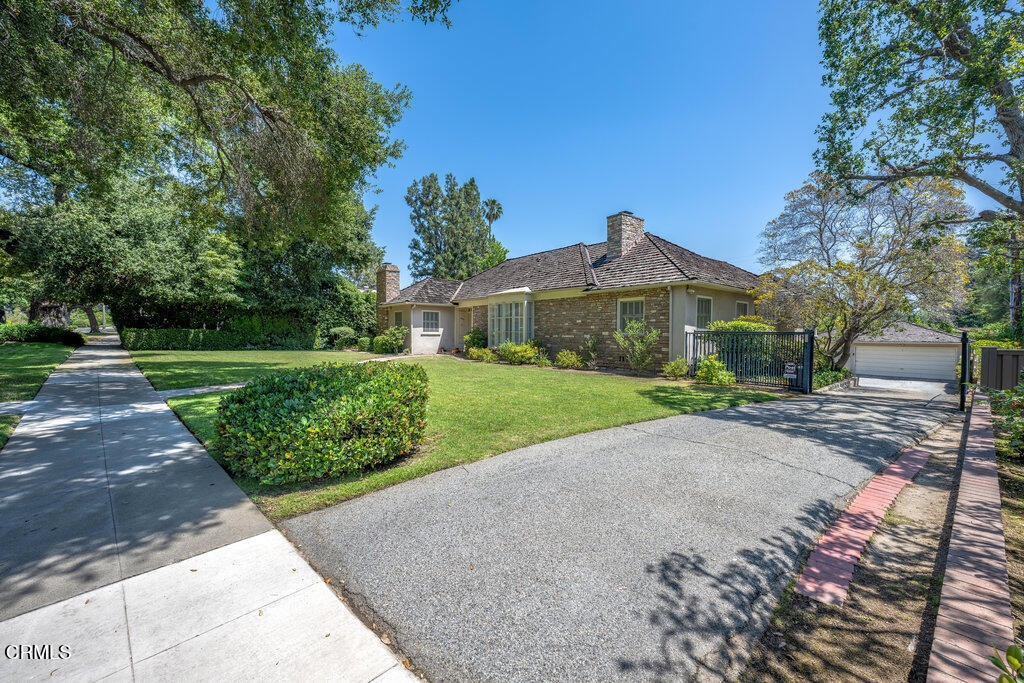 Properties 2 1488 Kensington Road