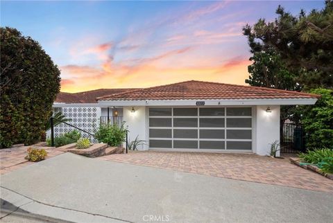 Photo of 2805 Chillon Way, Laguna Beach, CA 92651 (MLS # LG25251244) Photo of 2805 Chillon Way, Laguna Beach, CA 92651 (MLS # LG25251244)