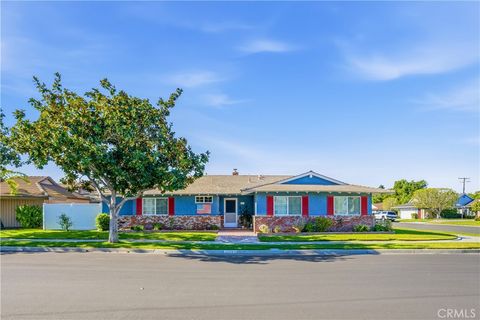 Photo of 2869 Tabago Pl, Costa Mesa, CA 92626 (MLS # PW26016908)