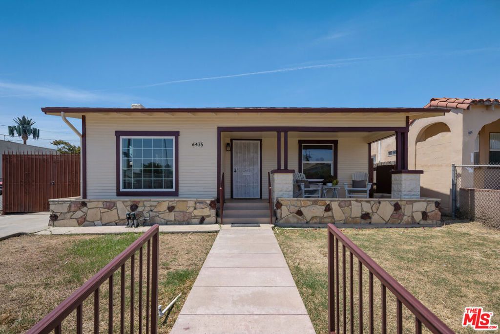 Photo of 6435 Madden Avenue, Los Angeles, CA 90043 (MLS # 25577621)