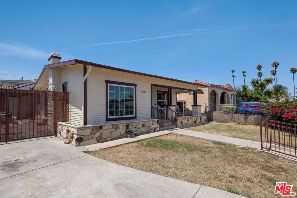 Photo of 6435 Madden Avenue, Los Angeles, CA 90043 (MLS # 25577621)