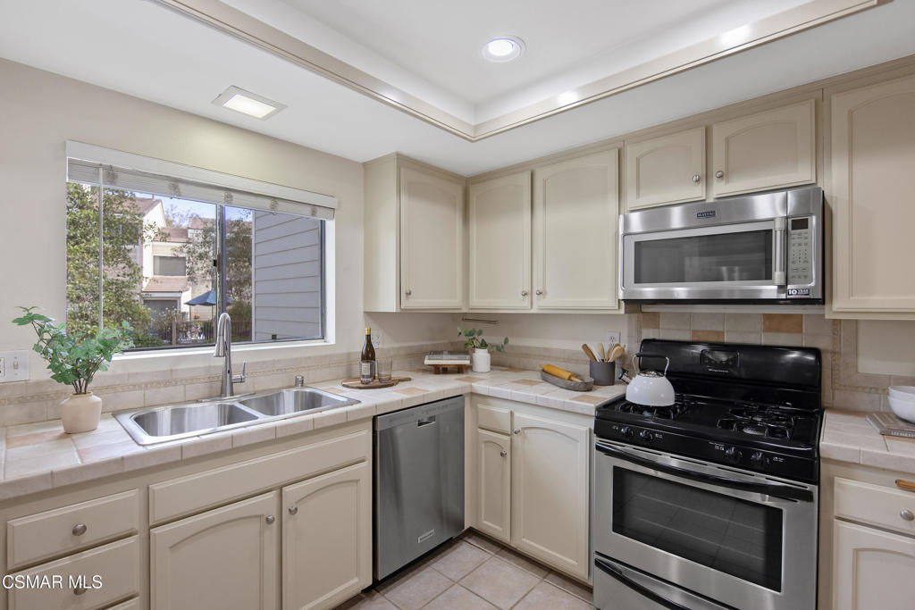 Westlake Bay-728 - 728 - Residential