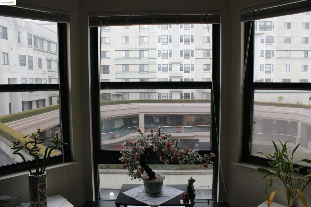 CHINATOWN - Residential