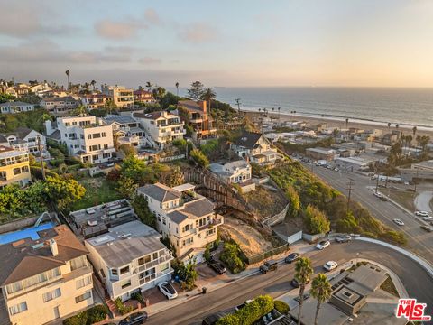 Photo of 210 Montreal Street, Los Angeles, CA 90293 (MLS # 25611323)