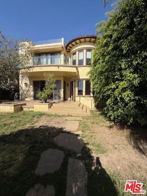 Photo of Santa Monica, CA 90403 (MLS # 26667139)