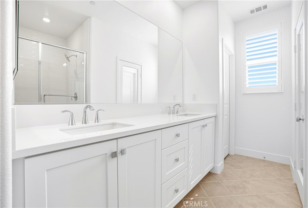 Mariposa - Residential Lease