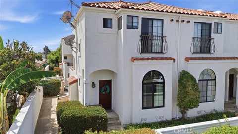 Photo of 516 W 219th Street W #6, Carson, CA 90745 (MLS # SB26182178)