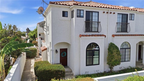 Photo of 516 W 219th Street W #6, Carson, CA 90745 (MLS # SB26182178)
