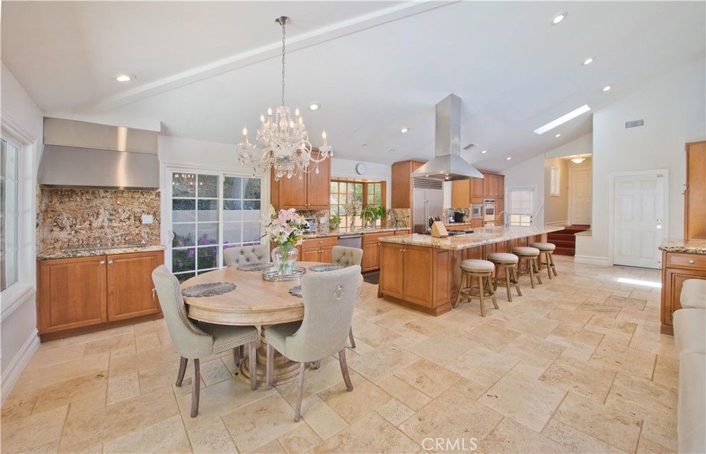 Photo of 16677 Calneva Drive, Encino, CA 91436 (MLS # SR25250192)