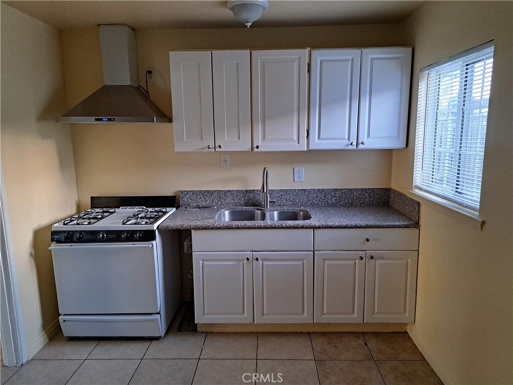 1206 S Palm