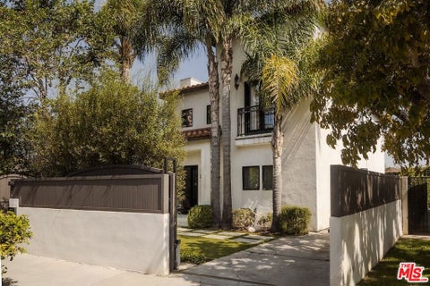 Photo of 2924 Yale Avenue, Marina Del Rey, CA 90292 (MLS # 26991901)